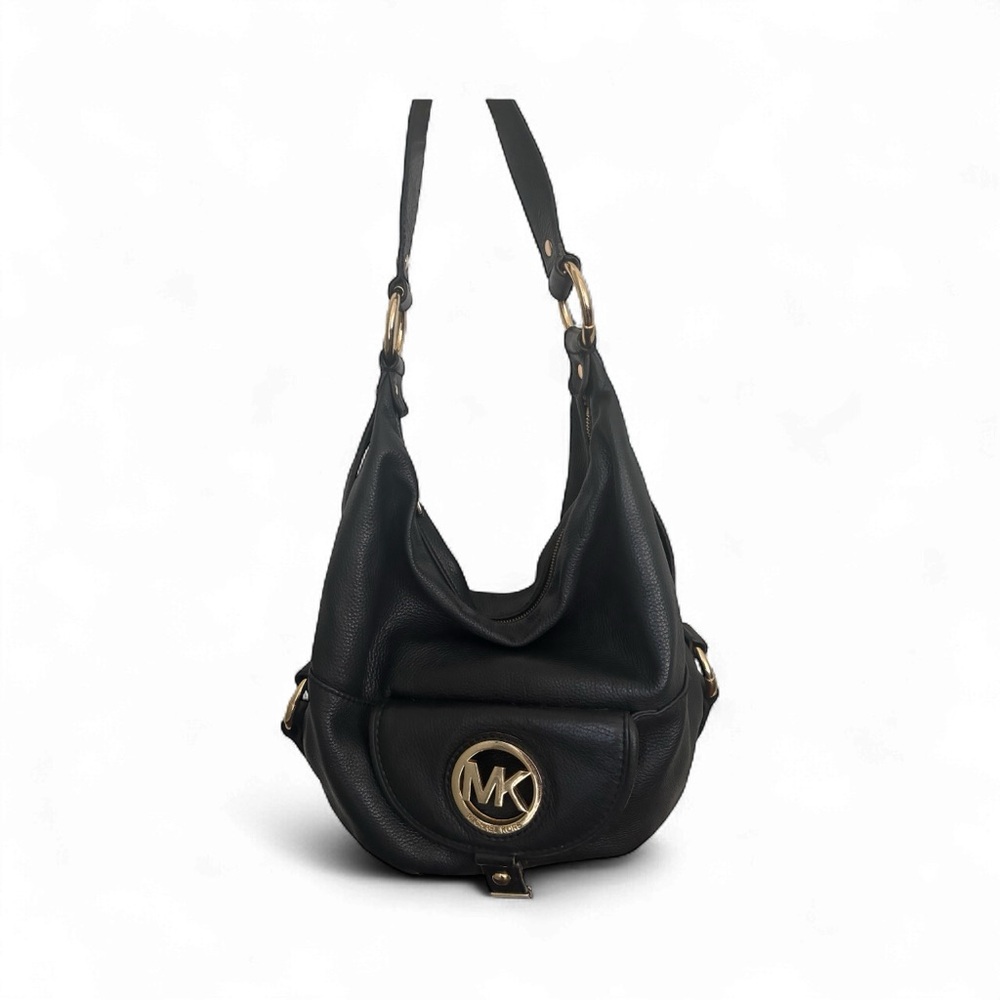 Michael Kors Black bag Accents soft pebble leather.